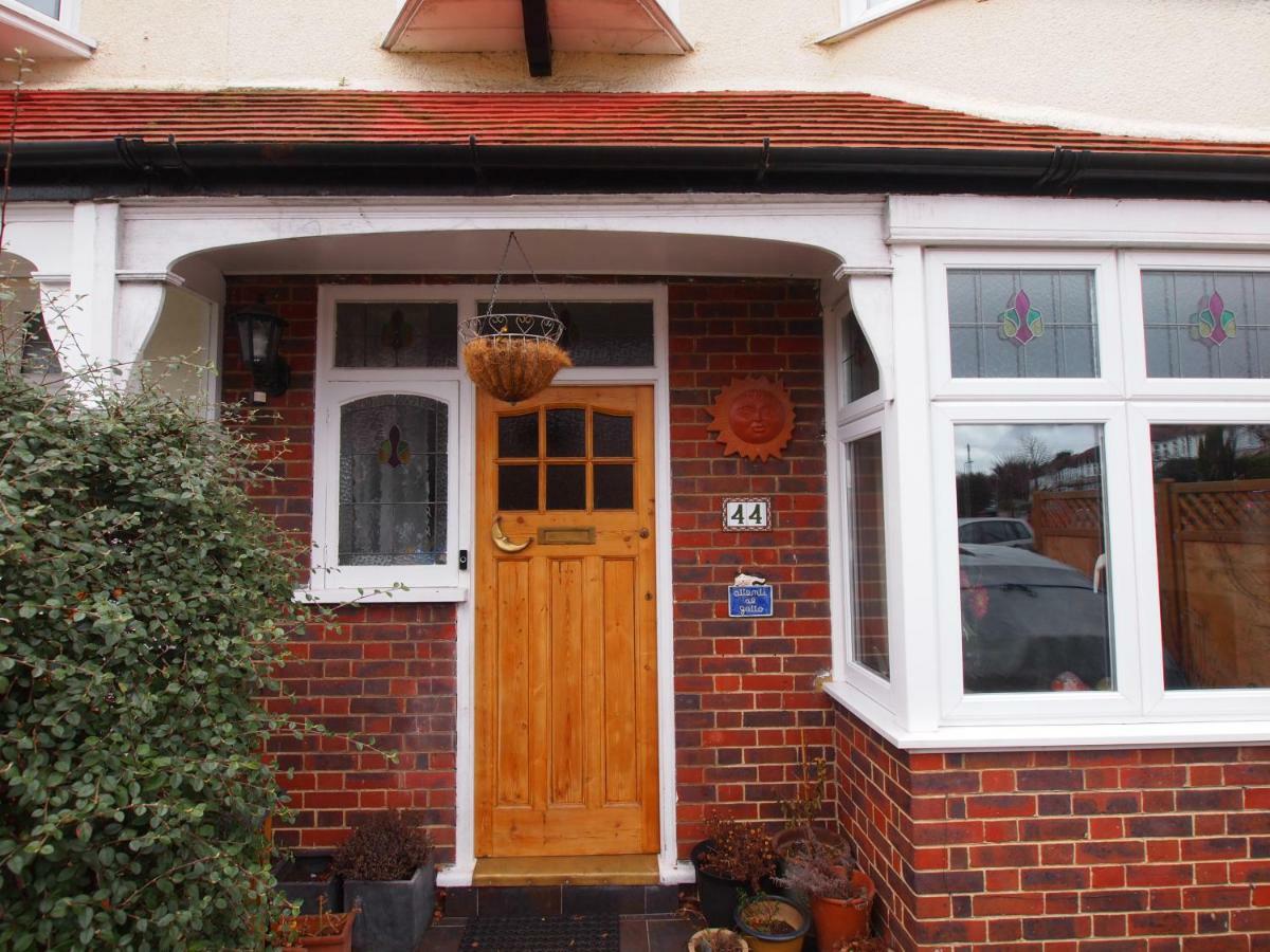 Friendly Home In South London Morden Exterior foto